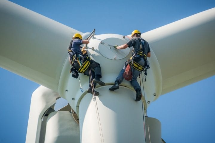 EDF se lance dans les éoliennes en mer
