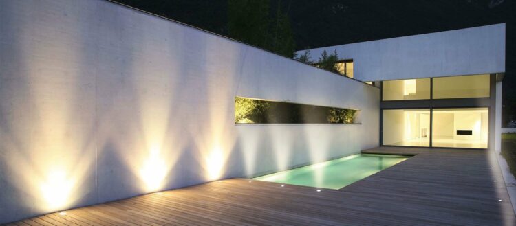 Comment raccorder des spots LED pour terrasse bois ?