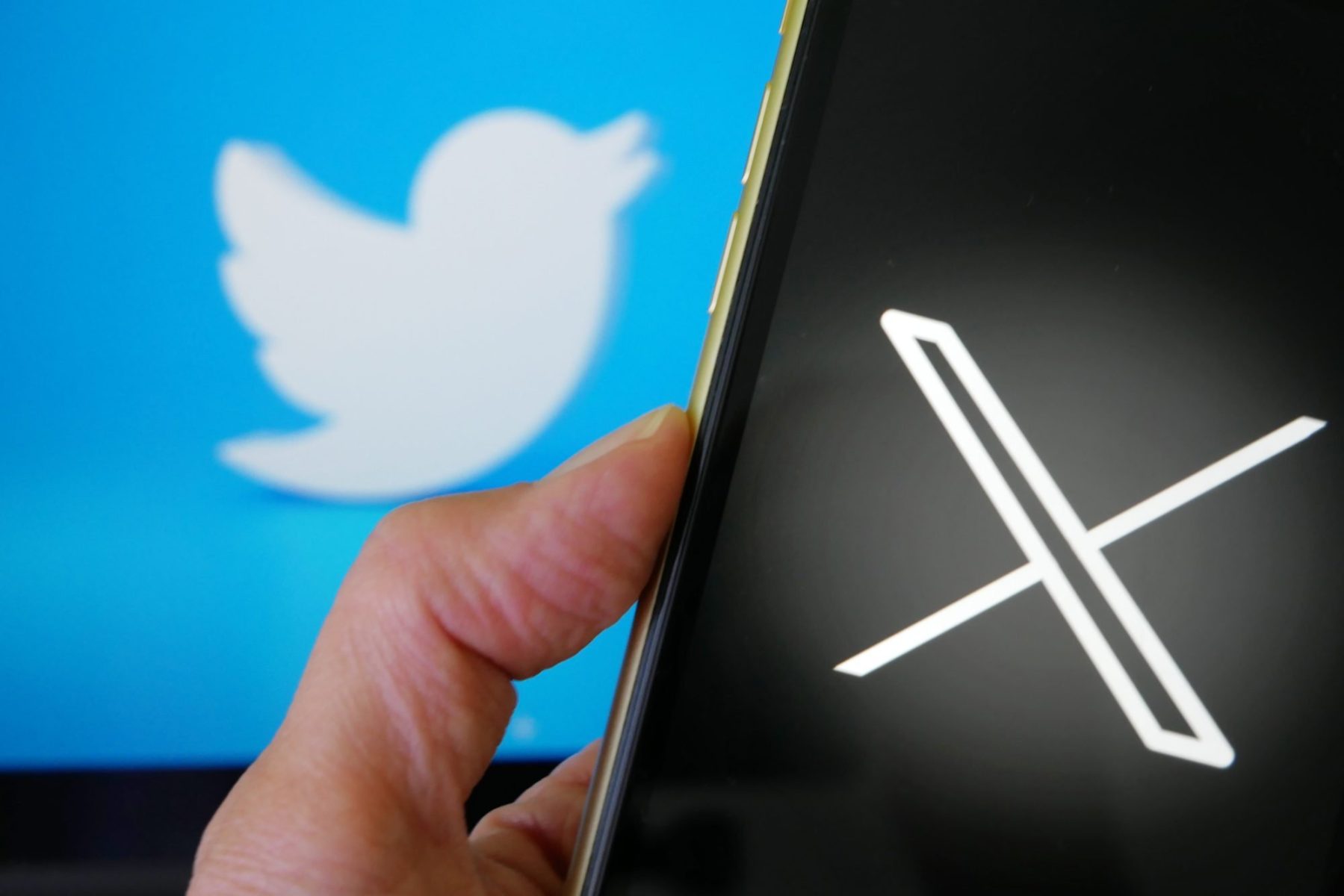 De Twitter à 'X' : Les mystères d'une métamorphose majeure