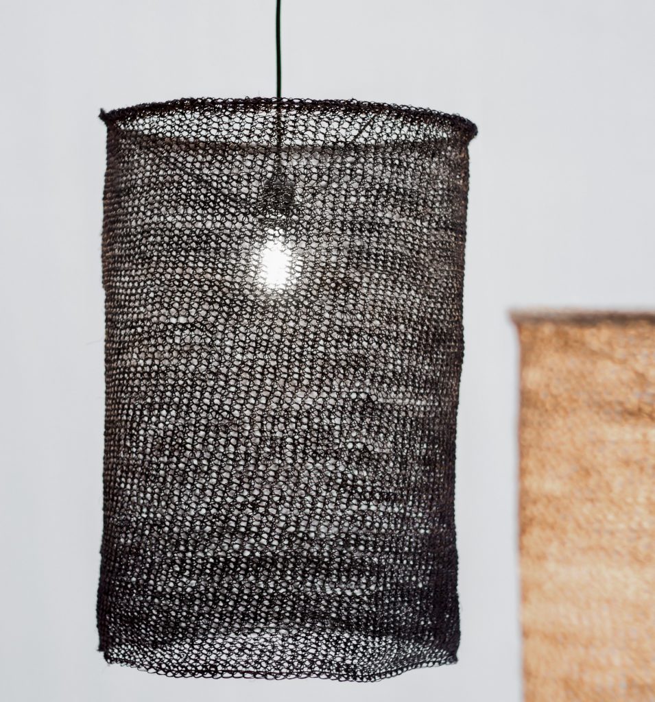 Lámparas NUS, la belleza y calidez de <br>la fibra de sisal tejida con ganchillo