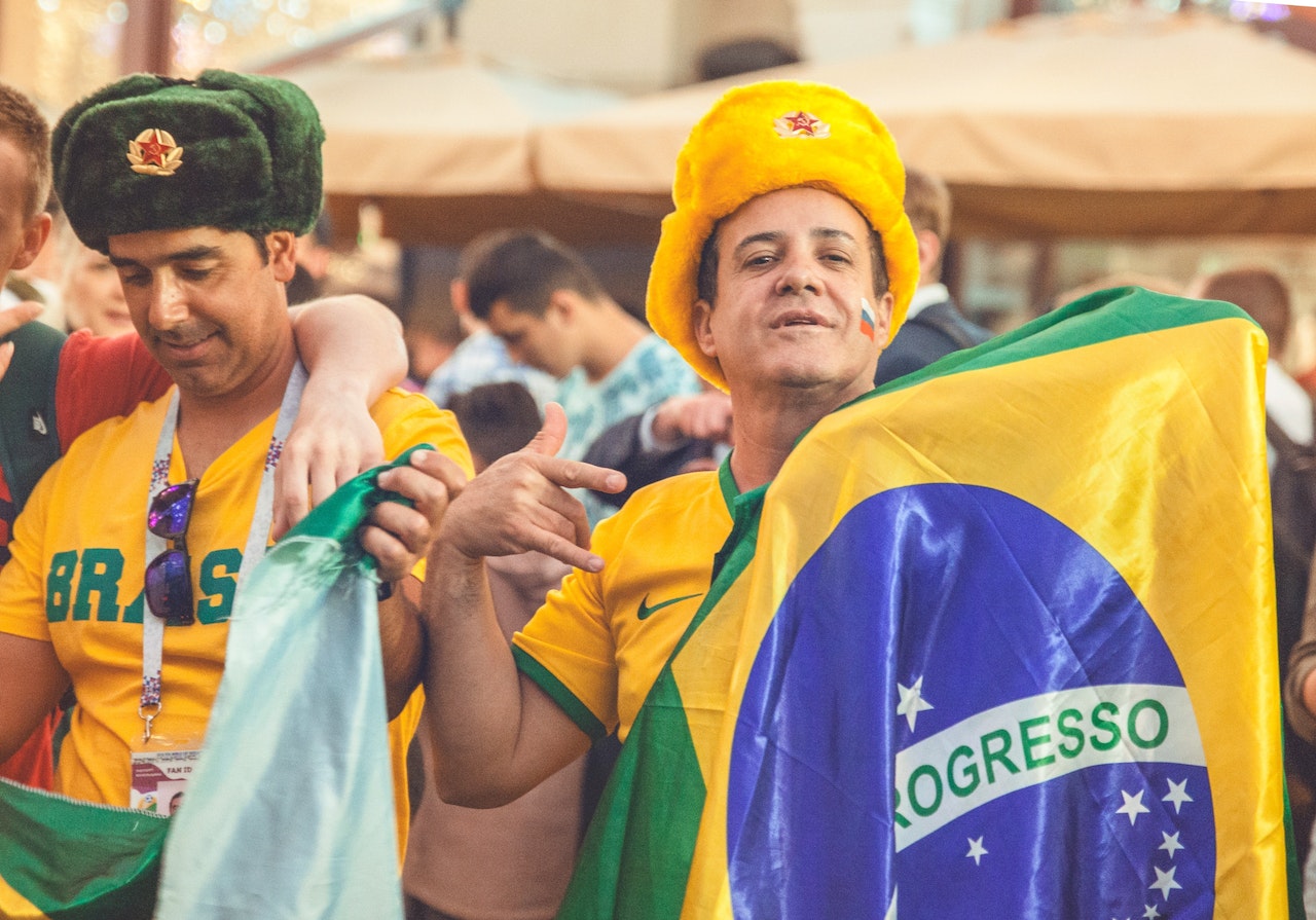 Elecciones Brasil: Lula y Bolsonaro se enfrentan en medio del caos